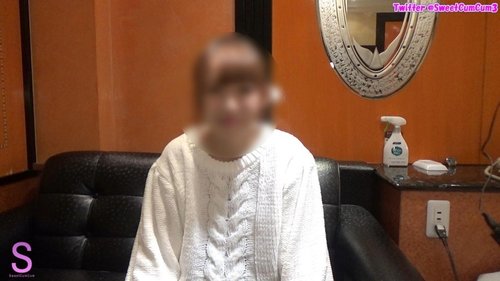 Eカップ女子高生の初POV生中出し！学費の危機