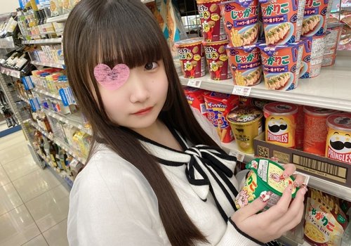 纯真黑发少女初次AV中出，梦想实现！